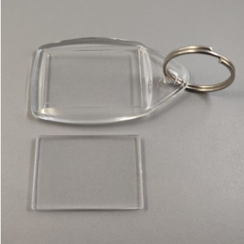 Brelok akrylowy z okienkiem 24x36 mm – widok boczny, elementy rozłączone, 500 sztuk