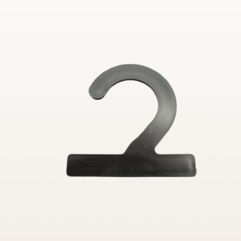 Czarny plastikowy haczyk do opakowań i torebek, wymiary 72x72 mm - widok z góry