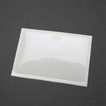 Kieszonka samoprzylepna na wizytówkę z wycięciem 9x6 cm – widok pod kątem