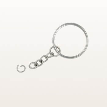 Kółko spiralne metalowe do breloków z łańcuszkiem 24 mm srebrne – widok z góry z odczepionym kółkiem montażowym