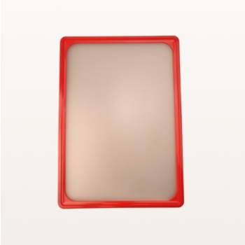 Ramka plakatowa A4 czerwona, widok z przodu