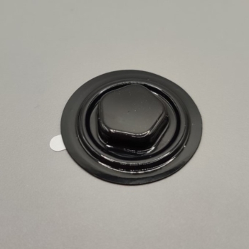 Uchwyt sztywny samoprzylepny do CD, czarny mat, średnica 30 mm - widok z góry, pod kątem